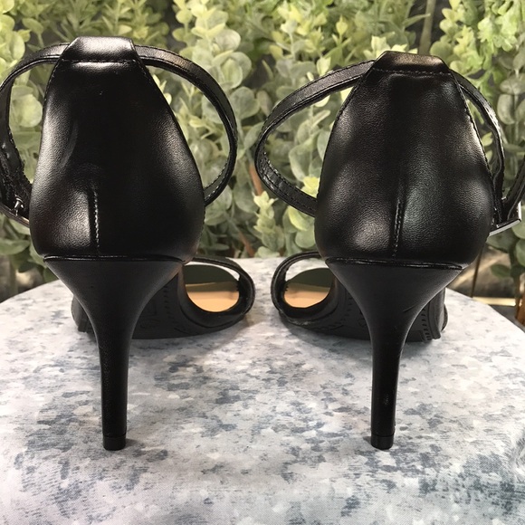 Time and Tru Black Opened Up One Band 3” Heels Women’s 7M 🖤✨Like NEW✨🖤 - Picture 5 of 11